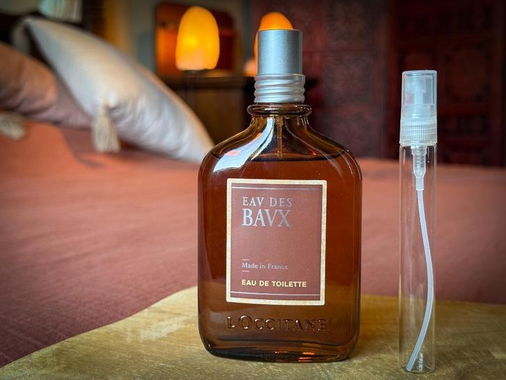 L'Occitane - Eau des Baux sample/decant, Sieraden, Tassen en Uiterlijk, Uiterlijk | Parfum, Zo goed als nieuw, Ophalen of Verzenden