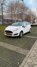 Ford Fiësta 1.0 125PK Titanium 5D 2015 Wit, Auto's, Ford, Voorwielaandrijving, Zwart, Handgeschakeld, USB