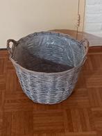 Grote rieten mand, rond, White wash buitenkant, plastic hoes, Mand, Rond, Ophalen of Verzenden, Zo goed als nieuw