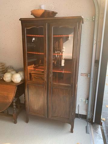 Vintage Frans Houten Vitrinekast met Glasdeuren beschikbaar voor biedingen