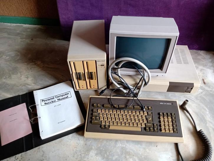 NEC pc8801B uit 1982? Met dubbele 8 inch floppy drive, Computers en Software, Vintage Computers, Ophalen