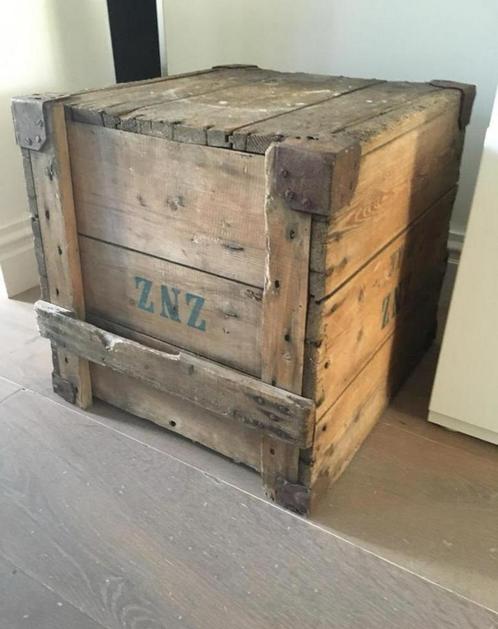 Vintage antiek oude houten kist, krat, tafeltje, Huis en Inrichting, Woonaccessoires | Kisten, Zo goed als nieuw, Minder dan 50 cm