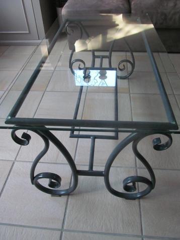 Salontafel Stalen Frame en Glazen Bovenkant beschikbaar voor biedingen