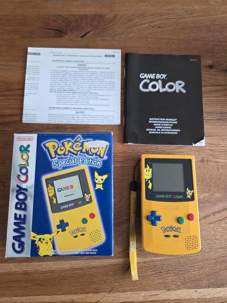 Nintendo Gameboy Color - Pikachu edition, Spelcomputers en Games, Spelcomputers | Nintendo Game Boy, Gebruikt, Game Boy Color