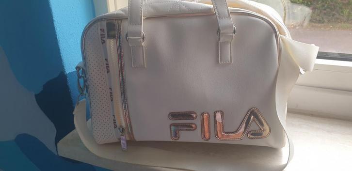 Fila Schoudertas - Wit met Rose Gouden Details, Sieraden, Tassen en Uiterlijk, Tassen | Sporttassen, Zo goed als nieuw, Dames