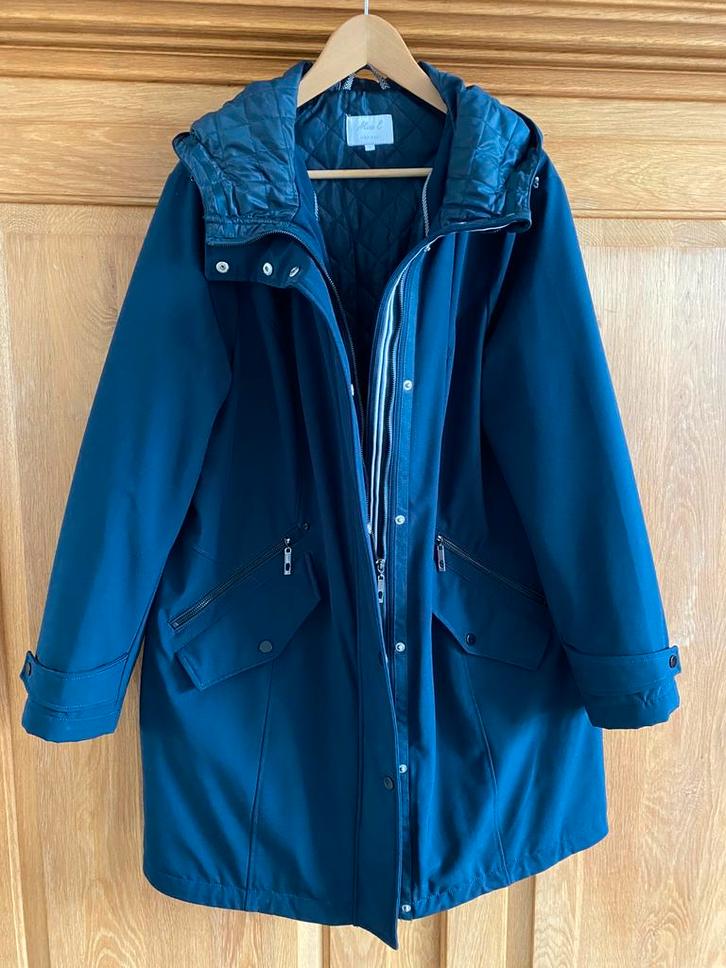 Prachtige dames winterjas, Kleding | Dames, Jassen | Winter, Zo goed als nieuw, Maat 46/48 (XL) of groter, Blauw, Ophalen