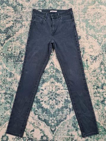 721 Levi's high rise skinny W29 L32 WMN Tulsi2932 Zwart

 beschikbaar voor biedingen
