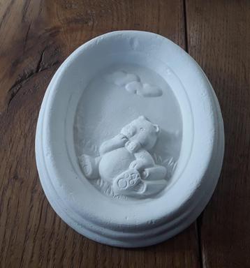 Brocante wanddecoratie met afbeelding - beertje in reliëf  beschikbaar voor biedingen