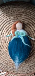 Mooie fee van lontwol, vrijeschool, antroposofisch, Hobby en Vrije tijd, Vilt, Ophalen of Verzenden, Nieuw, Figuurtje(s), Wolvilt