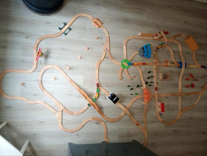 Treinbaan Eichhorn bijzonder uitgebreid. Veel!, Kinderen en Baby's, Speelgoed | Houten speelgoed, Gebruikt, Ophalen