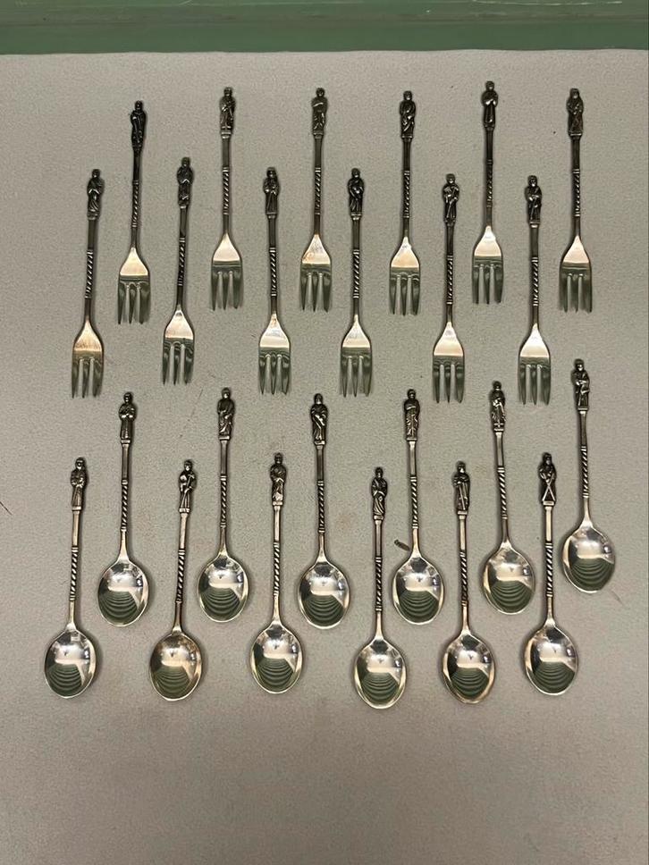 24-delige set, 12 apostelen, theelepels en gebaksvorkjes, Antiek en Kunst, Antiek | Bestek, Ophalen of Verzenden