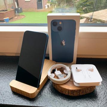 iPhone 13 en 13 Mini in Nette Staat beschikbaar voor biedingen