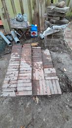 +/_ 280 klinkers, 20x5x6 cm
Rood genuanceerd, Tuin en Terras, Ophalen, Beton, Klinkers