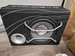 600 watt subwoofer in kist met kabelset, Ophalen of Verzenden, Zo goed als nieuw