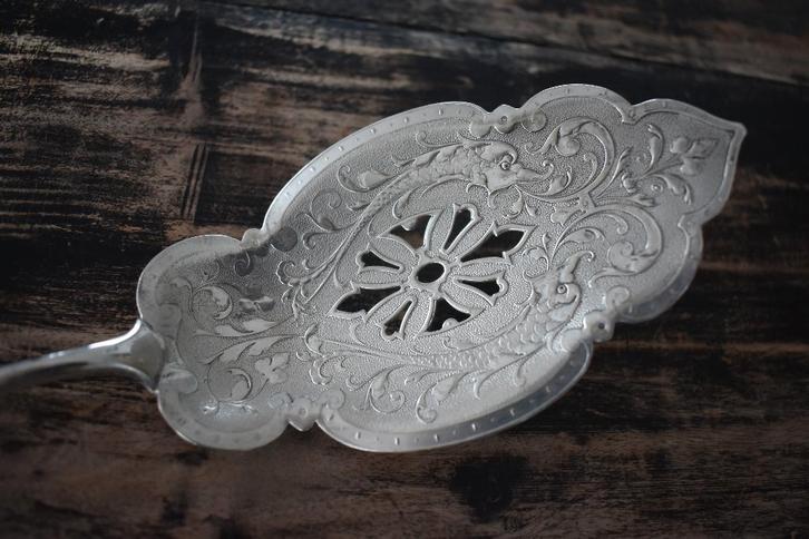 Antieke verzilverde visschep opengewerkt met vis decoratie, Antiek en Kunst, Curiosa en Brocante, Ophalen of Verzenden