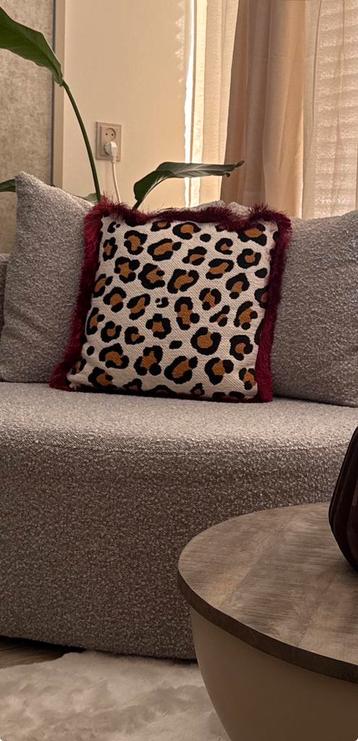 Panterprint Sierkussen 45x45 beschikbaar voor biedingen