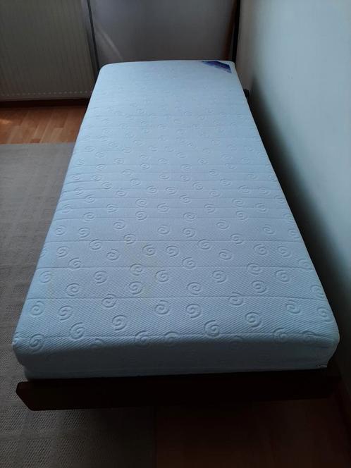 Sterk bed met zgan matras, Huis en Inrichting, Slaapkamer | Matrassen en Bedbodems, Zo goed als nieuw, 90 cm, 190 cm of minder