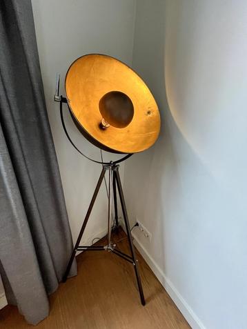Industriële vloerlamp – Bronskleurig metaal – 160 cm hoog beschikbaar voor biedingen