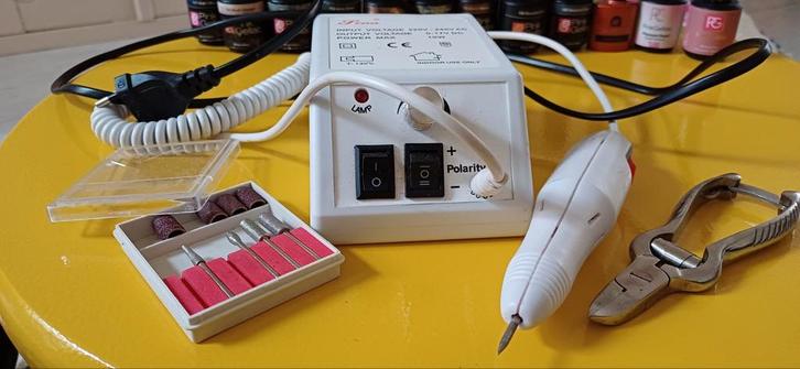 Manicureset manicure apparaat, Hobby en Vrije tijd, Verzamelkaartspellen | Pokémon, Gebruikt, Ophalen of Verzenden