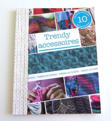 Hobbyboek M4722: Trendy accessoires Haken en Breien 15+ beschikbaar voor biedingen
