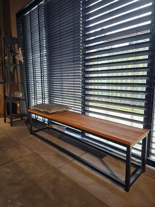 Houten bankje met stalen frame, Antiek en Kunst, Antiek | Meubels | Stoelen en Banken, Ophalen