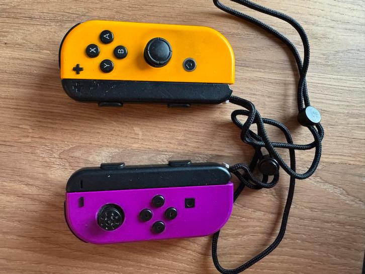 Nintendo Switch Animal Crossing Editie + Extra Accessoires, Spelcomputers en Games, Games | Nintendo Switch, Gebruikt, Avontuur en Actie