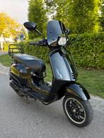 Vespa Sprint 2022 e5 ~ Black on Black ~ 6300 KM, Fietsen en Brommers, Brommers | Vespa, Ophalen