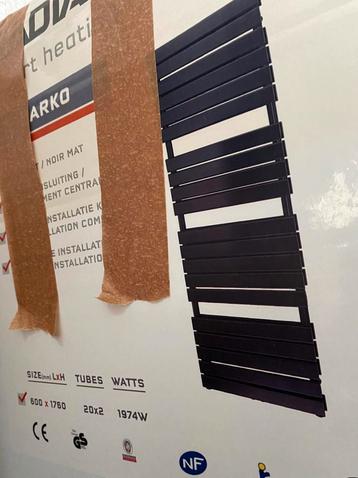 Design radiator mat zwart incl radiatorblok! beschikbaar voor biedingen