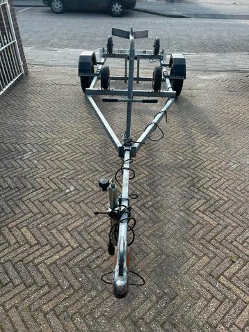 Boottrailer beschikbaar voor biedingen
