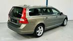 Volvo V70 2.5FT Summum LEER / XENON, Auto's, Volvo, Gebruikt, 2521 cc, Handgeschakeld, 1600 kg