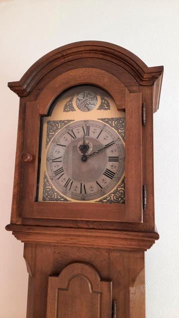 Mooie Staande Klok beschikbaar voor biedingen