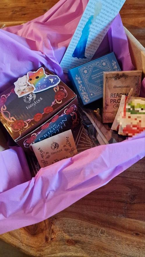 Fairyloot and Illumicrate goodies, Verzamelen, Complete verzamelingen en Collecties, Ophalen of Verzenden