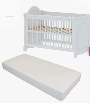 Born Lucky Baby Bed Met Matras beschikbaar voor biedingen
