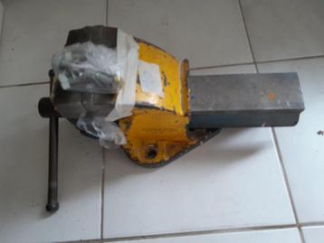 ZWARE BANKSCHROEF beschikbaar voor biedingen