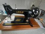 Oude naaimachine Lada 121 ( ten Hagen), Antiek en Kunst, Antiek | Naaimachines, Ophalen