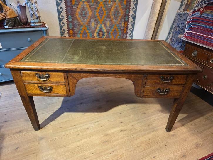 Antieke eiken schrijftafel uit ca 1880 in goede staat., Huis en Inrichting, Bureaus, Gebruikt, Ophalen of Verzenden