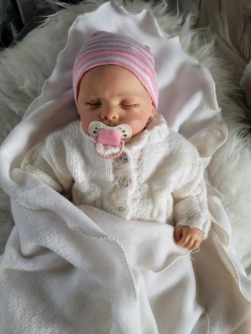 Reborn baby meisje Julia beschikbaar voor biedingen