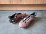 Nike voetbalschoenen mt 36,5 + scheenbeschermers + sokken, Sport en Fitness, Voetbal, Maat XS of kleiner, Ophalen, Zo goed als nieuw