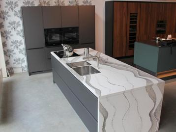 dM2 High End designkeuken met Miele apparatuur beschikbaar voor biedingen