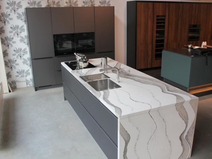 dM2 High End designkeuken met Miele apparatuur, Huis en Inrichting, Keuken | Complete keukens, Nieuw, Dubbelwandige keuken, Grijs