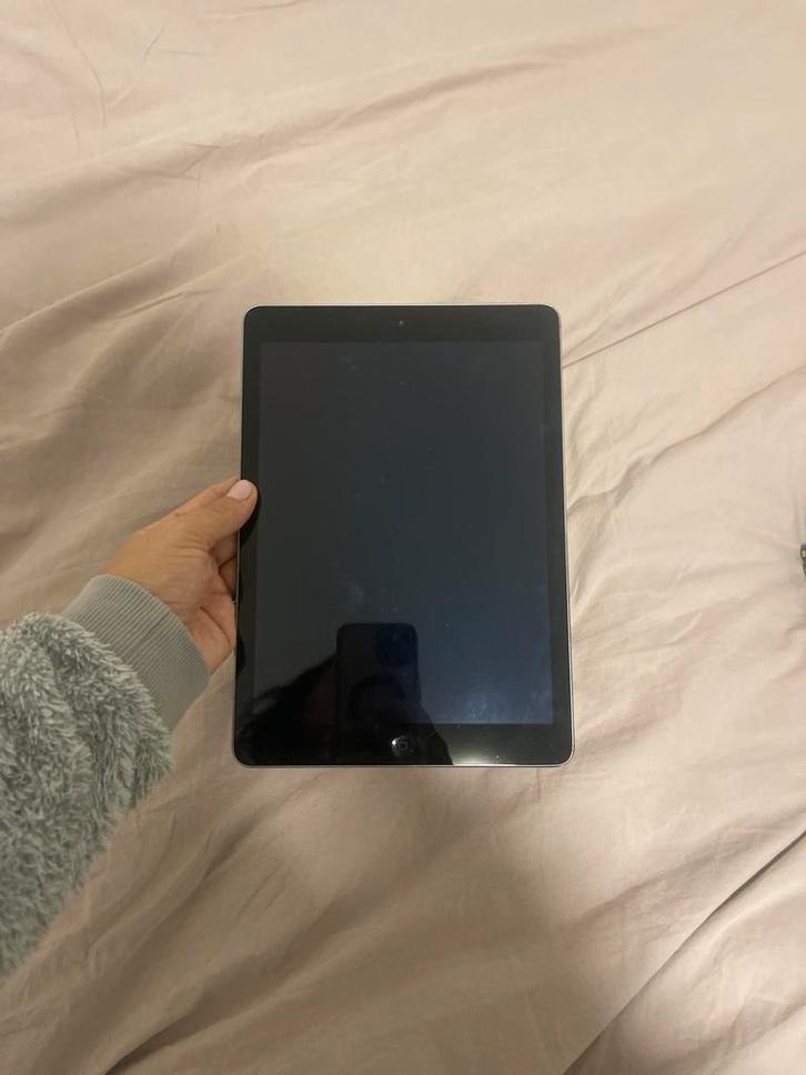iPad - Goede staat, Computers en Software, Android Tablets, Gebruikt, Wi-Fi, 10 inch, 32 GB, Usb-aansluiting, Ophalen of Verzenden