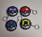 Pixel art pokéballs keychain/magnet (4 pieces), Hobby en Vrije tijd, Ophalen of Verzenden, Knutselwerk