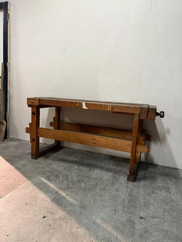 Zeer fraaie vintage werkbank eye catcher voor uw (werk) huis beschikbaar voor biedingen