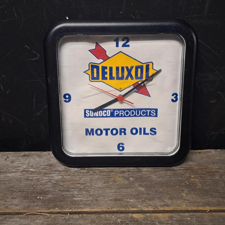 Deluxol motor oil klokje, Verzamelen, Merken en Reclamevoorwerpen, Gebruikt, Reclamebord, Ophalen