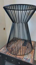 zwart metalen bijzettafeltje, 35bx45h, Ophalen, Minder dan 55 cm, Gebruikt, Metaal of Aluminium