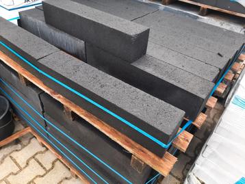 Linea blokken 12x12x60 zwart muurblok stapelblok beton beschikbaar voor biedingen