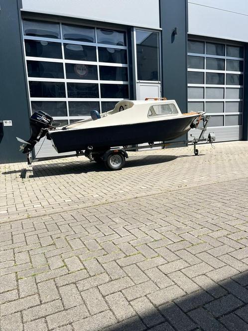 Seizoensklare kajuit motorboot 4.75m 9.8PK goede trailer l, Watersport en Boten, Motorboten en Motorjachten, Gebruikt, Polyester