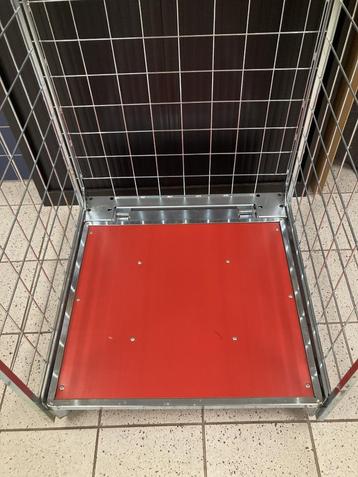 Rolcontainer 3-heks, nestbaar, plastic bodem, 170cm hoog  beschikbaar voor biedingen