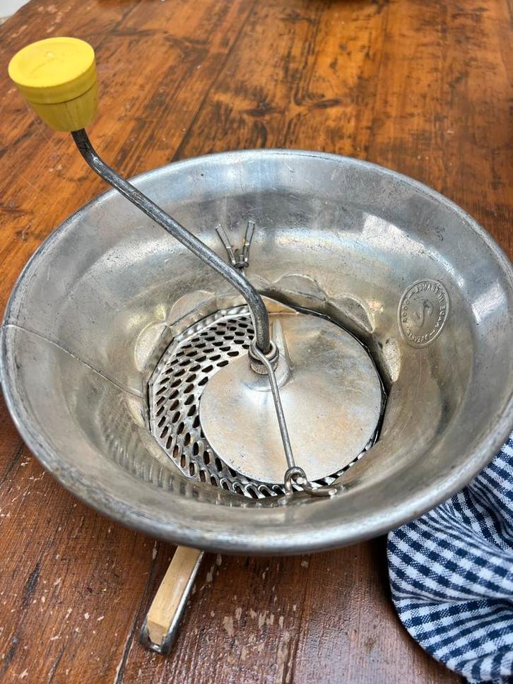 Vintage Franse Groentemolen - Passe-vite - Nieuwstaat, Huis en Inrichting, Keuken | Keukenbenodigdheden, Zo goed als nieuw, Ophalen of Verzenden