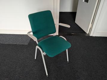 4 kantoor / vergader stoelen met armleuning.  beschikbaar voor biedingen